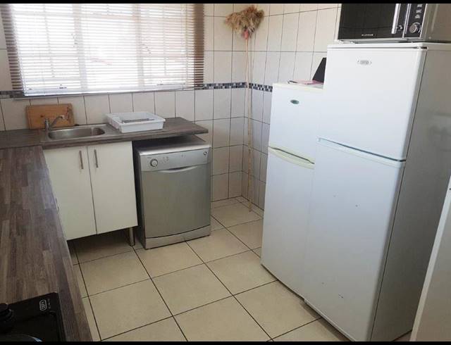 3 BEDROOM TOWNHOUSE RENTED IN ST GEORGES PARK